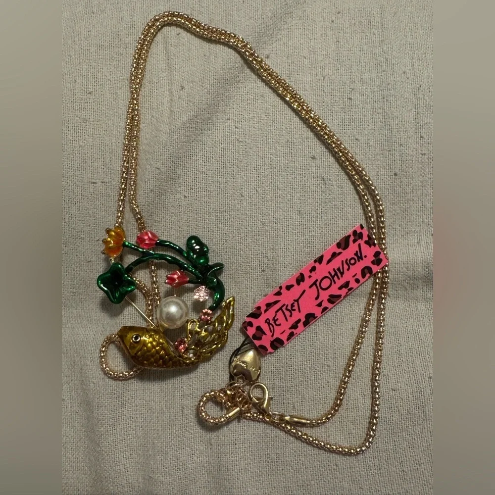 Betsey Johnson Gold and Green Fish Pendant Necklace - Picture 1 of 5